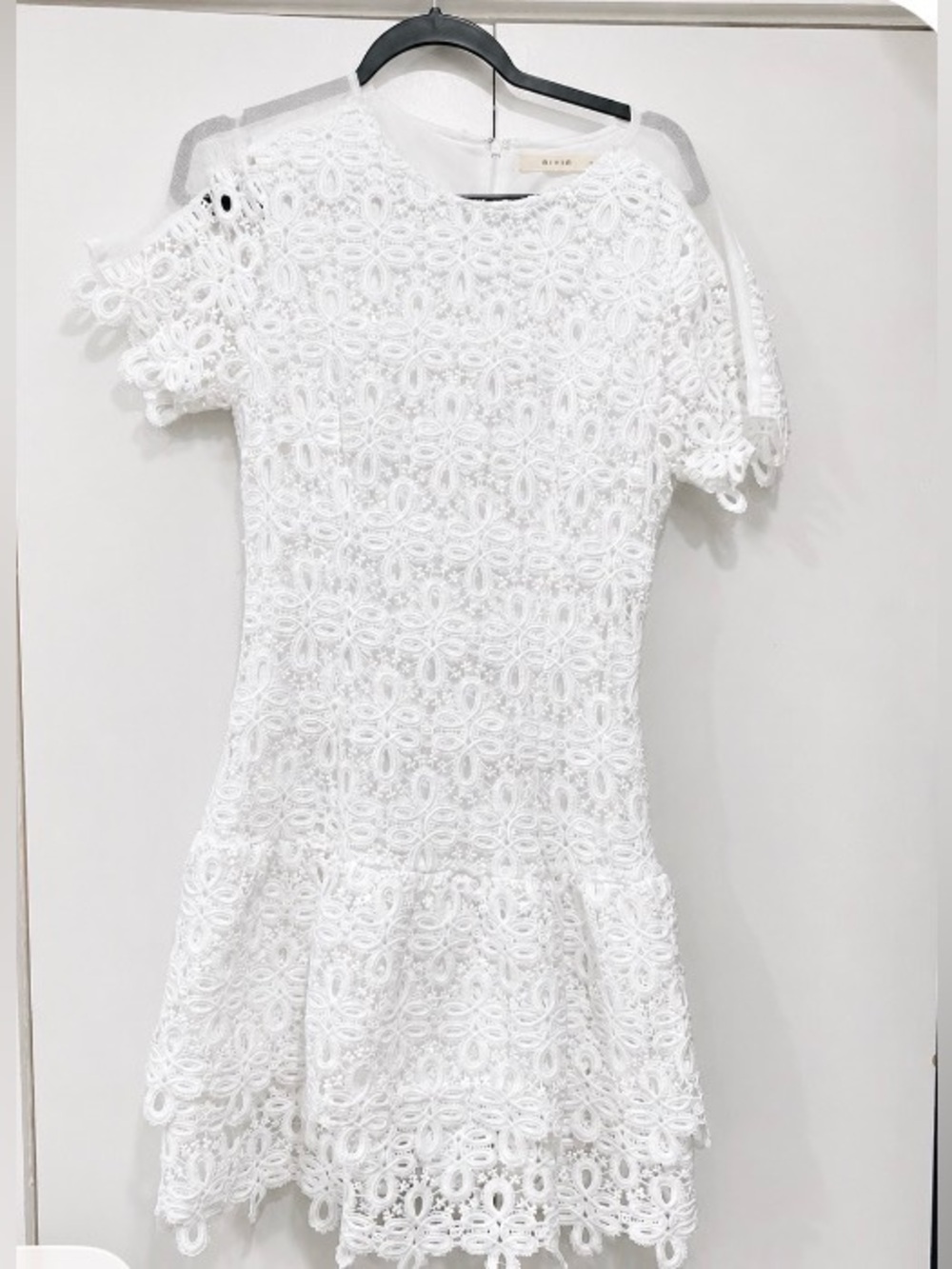 Rivir Dress Mini white size medium Lace Short Sleeves Tiered floral crochet